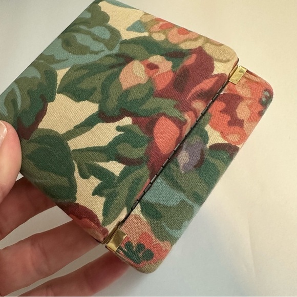 Vintage Floral Fabric Covered Jewelry Box Clam Shell With Mirror - Picture 5 of 5